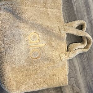 ALO SHERPA TOTE